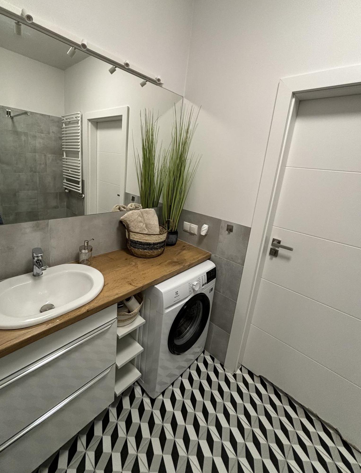 Garbary Old Town Lux Apartment 106, Self Check-In 24H, Free Parking Познан Екстериор снимка